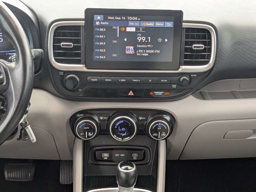 Used 2023 Hyundai Venue SEL FWD image 22