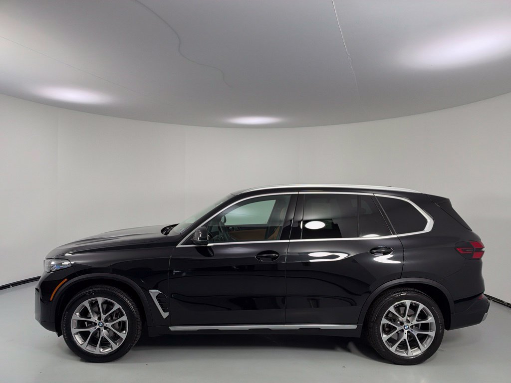 Certified 2024 BMW X5 xDrive40i w/ Premium Package AWD/4WD image 5