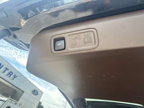 Used 2024 Ford Expedition Max King Ranch RWD image 9
