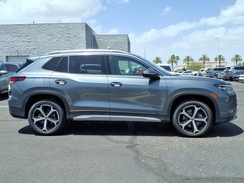 New 2026 Volkswagen Tiguan SE AWD/4WD image 8
