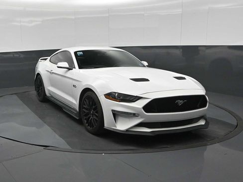 Used 2018 Ford Mustang GT Premium w/ GT Performance Package RWD image 2