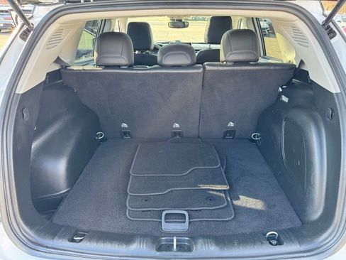 Used 2022 Jeep Compass Limited w/ Sun and Sound Group image 32