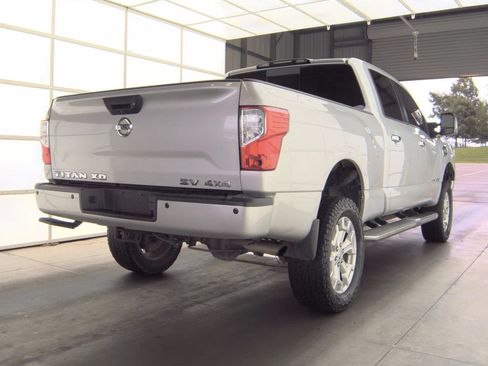 Used 2018 Nissan Titan SV w/ SV Convenience Package AWD/4WD image 3