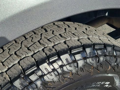 Used 2017 Nissan Frontier SV w/ SV Value Truck Package image 28