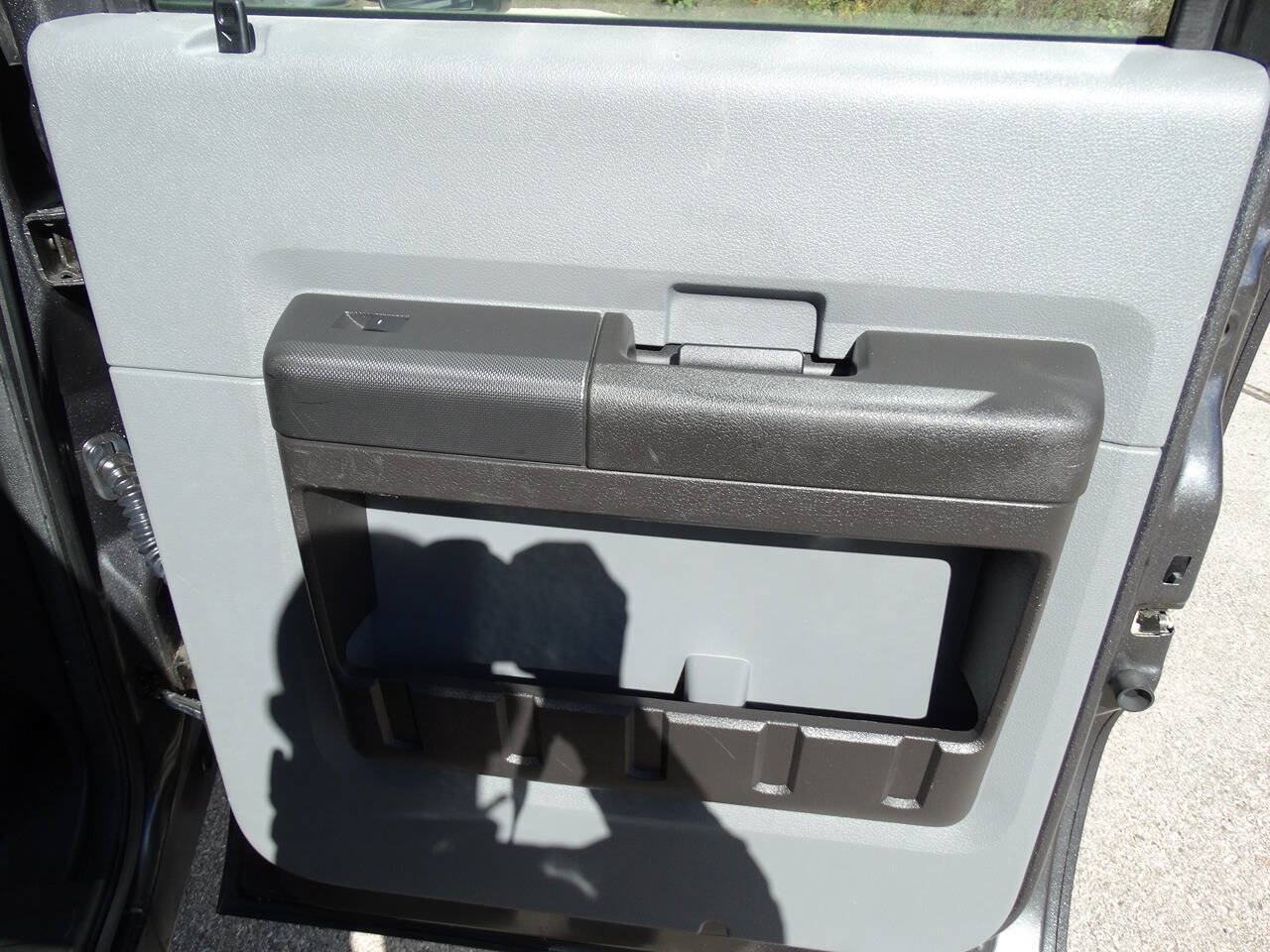 Used 2015 Ford F250 4x4 Crew Cab XL w/ Power Equipment Group image 26