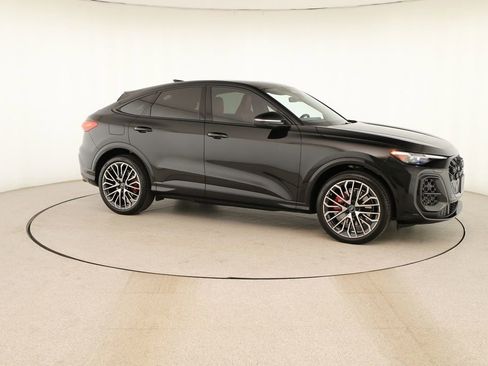 Certified 2025 Audi SQ5 Prestige image 9