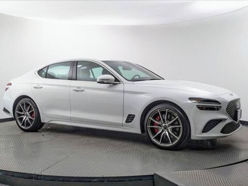 Used 2025 Genesis G70 2.5T RWD image 7