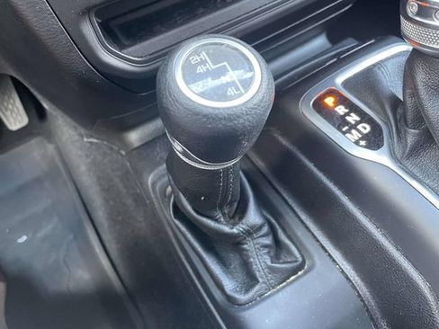 Used 2018 Jeep Wrangler Sport AWD/4WD image 31