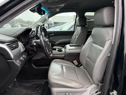 Used 2018 Chevrolet Suburban LT image 14