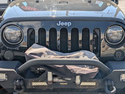 Used 2018 Jeep Wrangler Unlimited Sport S AWD/4WD image 9