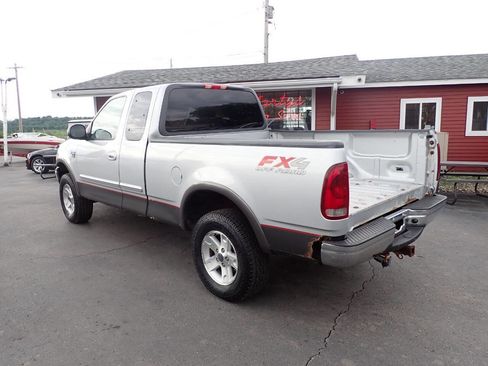 Used 2002 Ford F150 XLT AWD/4WD image 4
