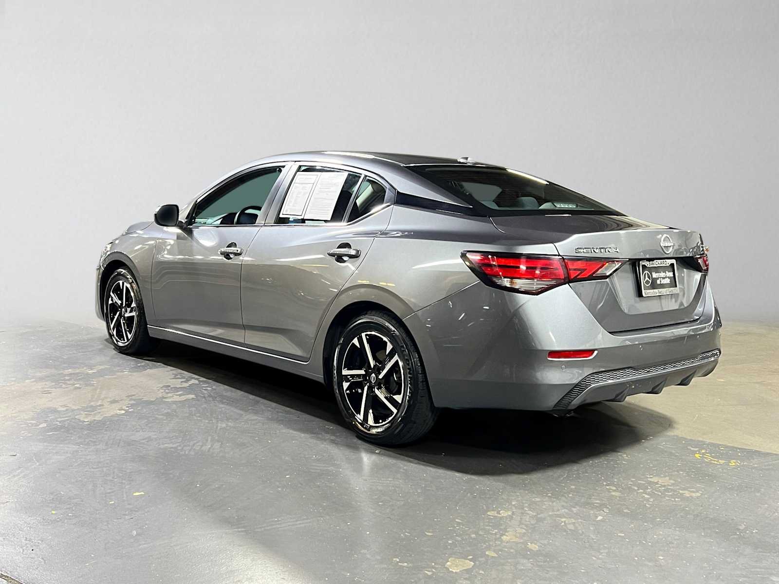 Used 2024 Nissan Sentra SV FWD image 5
