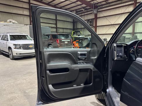 Used 2018 Chevrolet Silverado 1500 LT RWD image 11