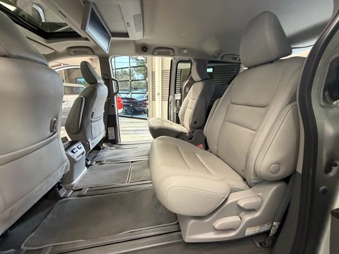 Used 2020 Toyota Sienna XLE Premium AWD/4WD image 55