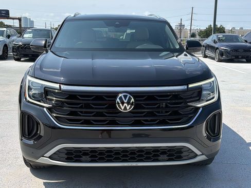Used 2024 Volkswagen Atlas Cross Sport SE FWD image 6