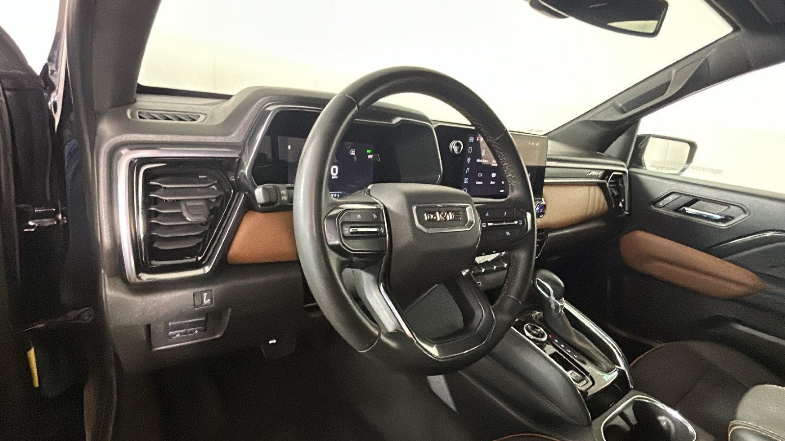 Used 2023 GMC Canyon AT4 AWD/4WD image 16