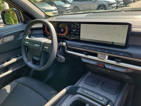 Used 2027 Kia Telluride S FWD image 8