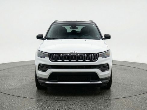 Used 2025 Jeep Compass Limited image 2