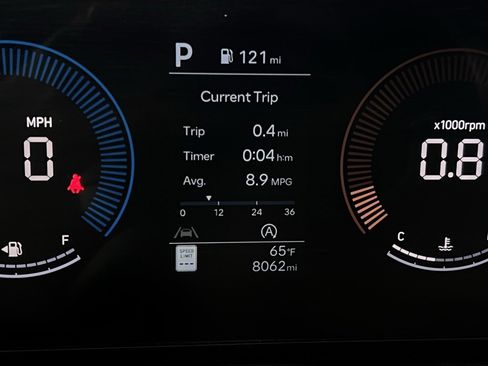 Used 2025 Hyundai Santa Fe SE image 15