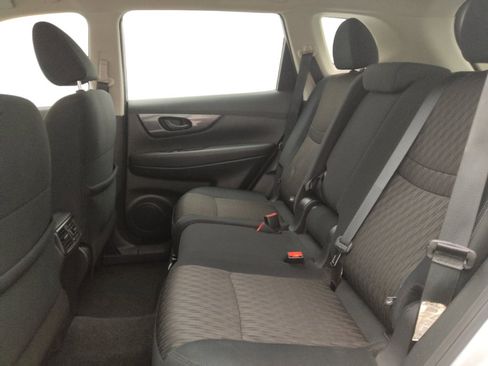 Used 2020 Nissan Rogue S FWD image 18