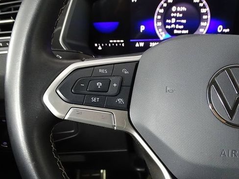 Used 2024 Volkswagen Tiguan SE AWD/4WD image 23