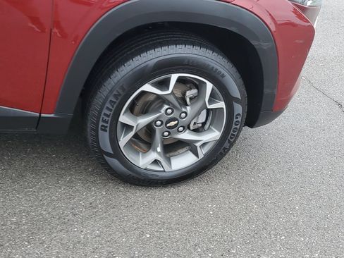 Used 2024 Chevrolet Trax LT FWD image 6