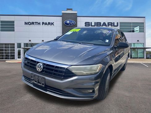 Used 2019 Volkswagen Jetta R-Line FWD image 2