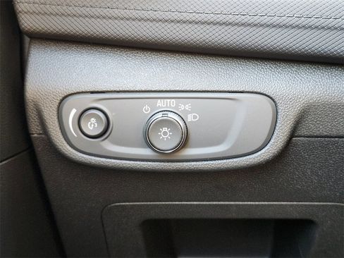 Used 2025 Chevrolet TrailBlazer LS w/ LS Confidence Package image 21