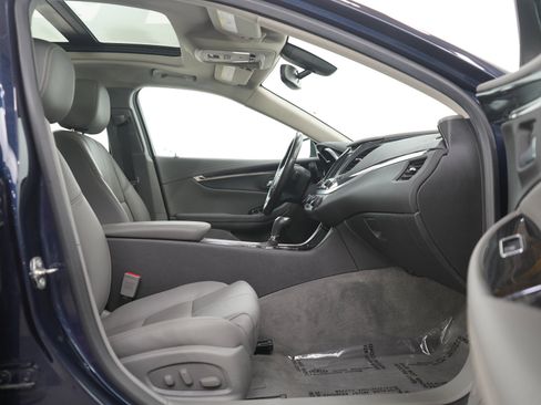 Used 2019 Chevrolet Impala LT w/ Sunroof and Spoiler Package FWD image 11