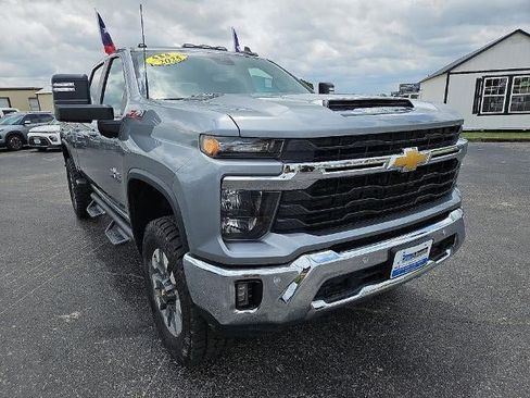 Used 2025 Chevrolet Silverado 2500 LT w/ Texas Edition AWD/4WD image 11