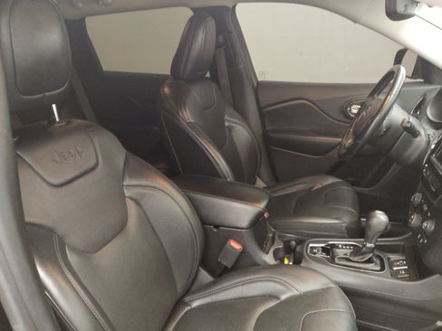 Used 2019 Jeep Cherokee Limited image 21