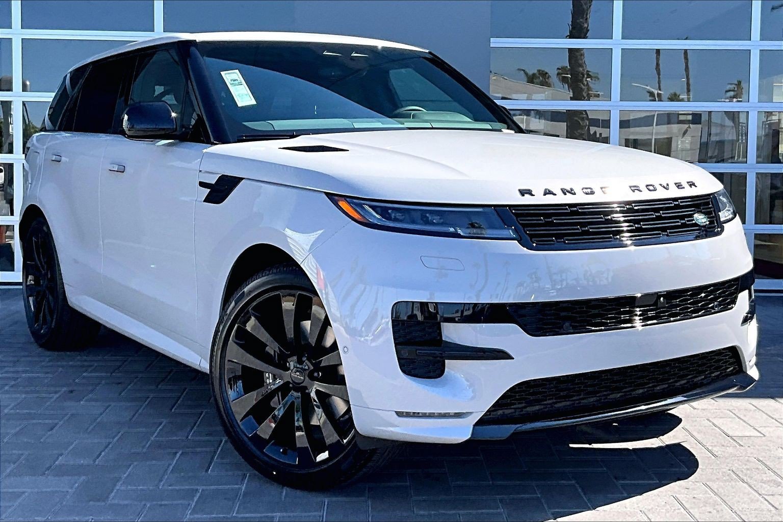 New 2026 Land Rover Range Rover Sport Dynamic SE AWD/4WD image 2