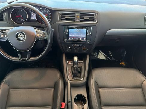 Used 2017 Volkswagen Jetta SE FWD image 13