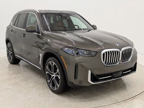 Used 2025 BMW X5 sDrive40i w/ Premium Package image 19