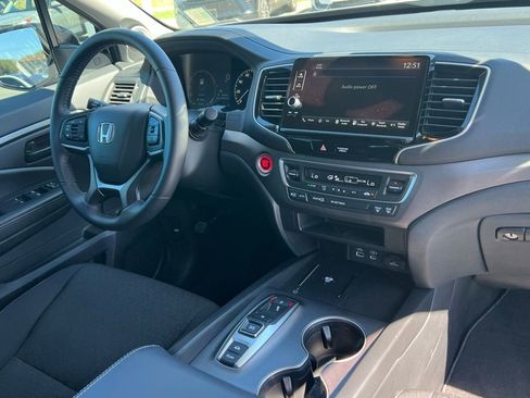 Used 2025 Honda Ridgeline Sport image 19