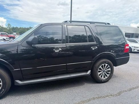 Used 2017 Ford Expedition XLT RWD image 11