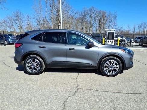 Used 2022 Ford Escape SEL w/ Technology Package image 9