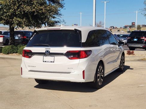 New 2026 Honda Odyssey Elite image 3