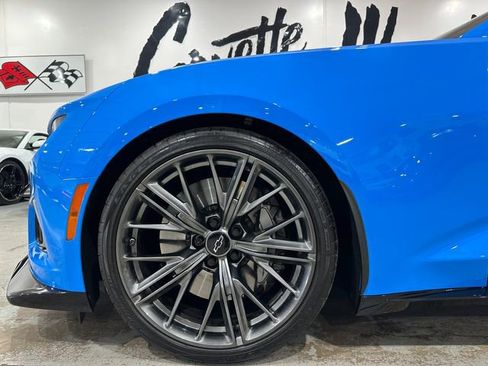 Used 2022 Chevrolet Camaro ZL1 RWD image 16