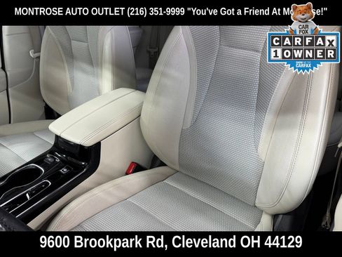 Used 2023 Buick Envision Preferred AWD/4WD image 33