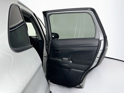 Used 2020 Mitsubishi Outlander Sport SE image 29