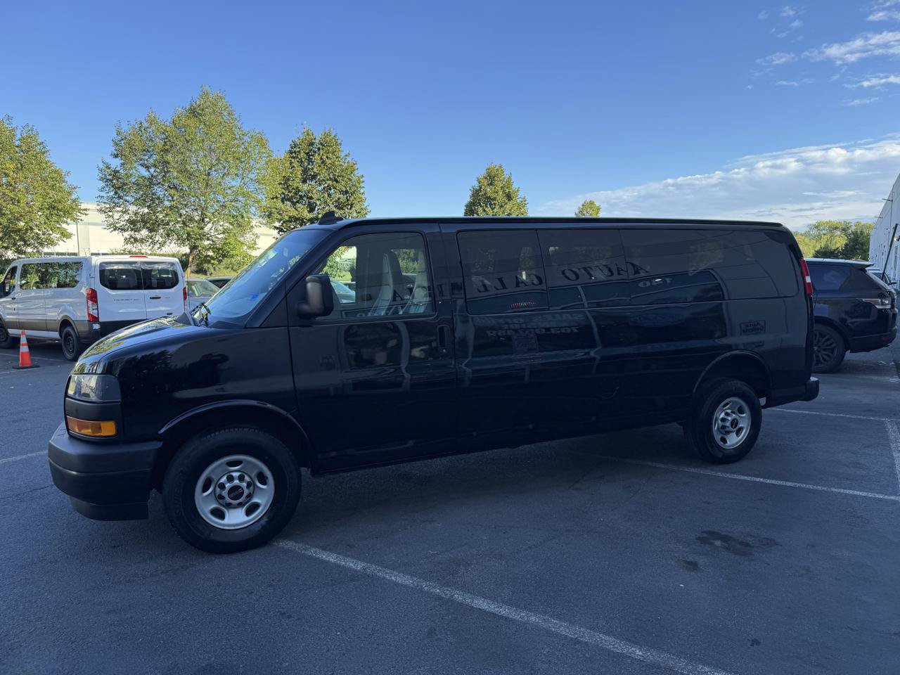 Used 2020 GMC Savana 3500 LS RWD image 22