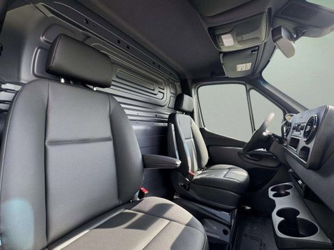 New 2025 Mercedes-Benz Sprinter 2500 image 3