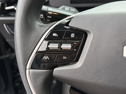 Used 2023 Kia Niro LX image 25