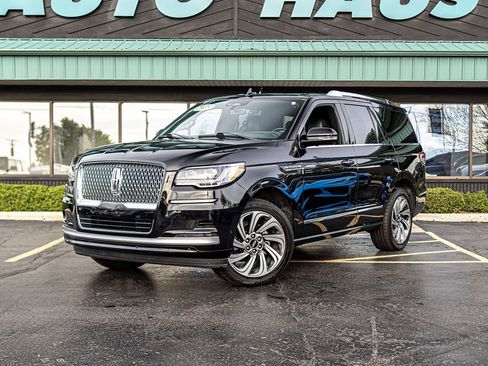 Used 2023 Lincoln Navigator Reserve AWD/4WD image 5
