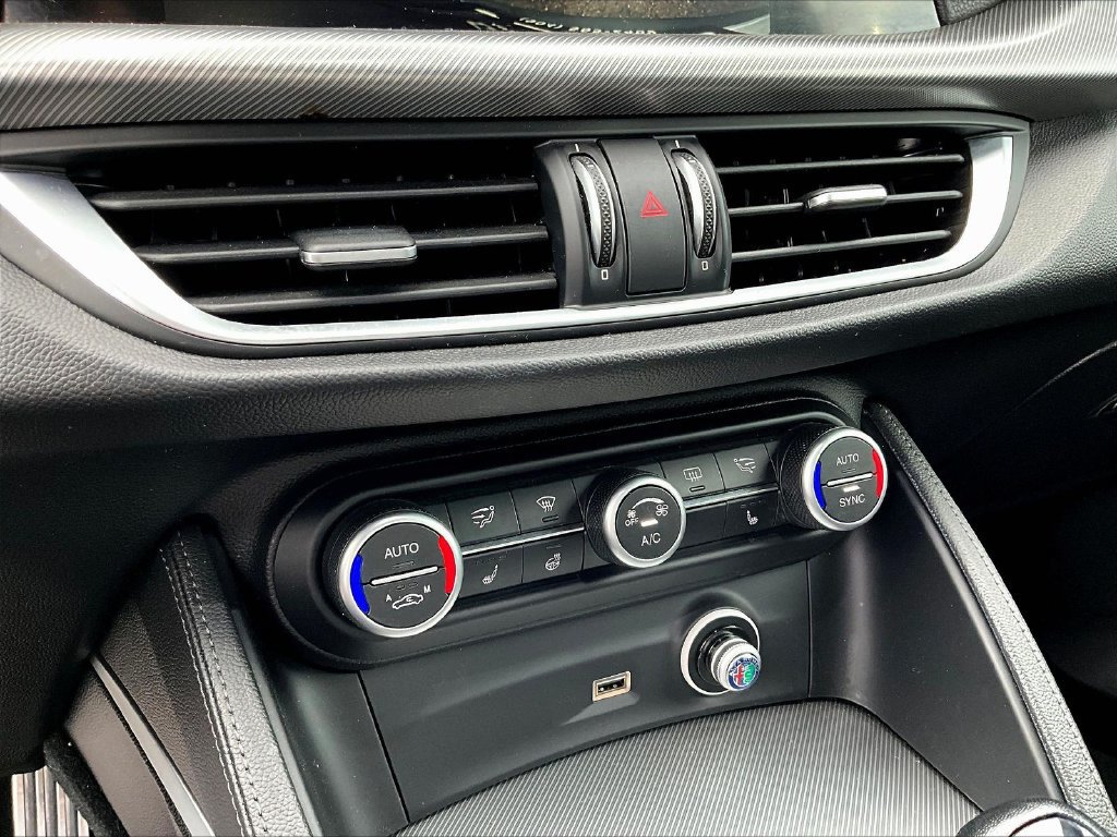 Used 2019 Alfa Romeo Stelvio Ti Sport w/ Quick Order Package 22S Sport AWD/4WD image 15