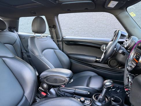 Used 2019 MINI Cooper S image 17