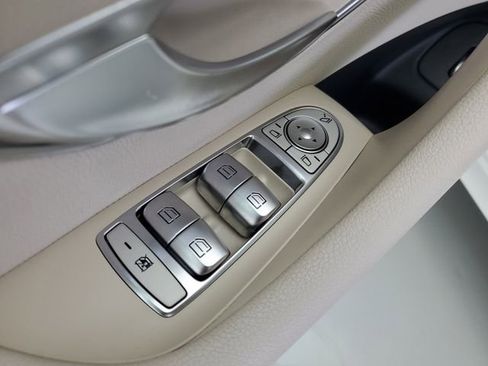 Used 2021 Mercedes-Benz E 350 Sedan image 21