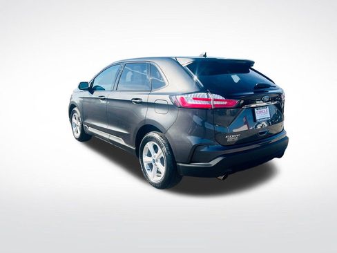 Used 2020 Ford Edge SE image 3