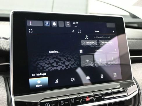 Used 2024 Jeep Compass Latitude image 32